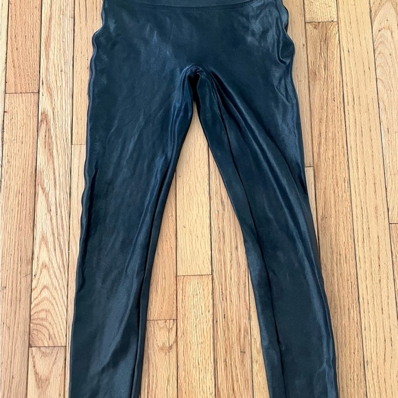 Spanx medium faux leather compression leggings - Picture 3 of 6